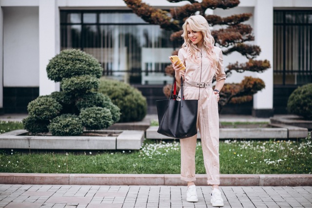Pielęgnacja materiałów i wykończeń typowych dla Marc Jacobs